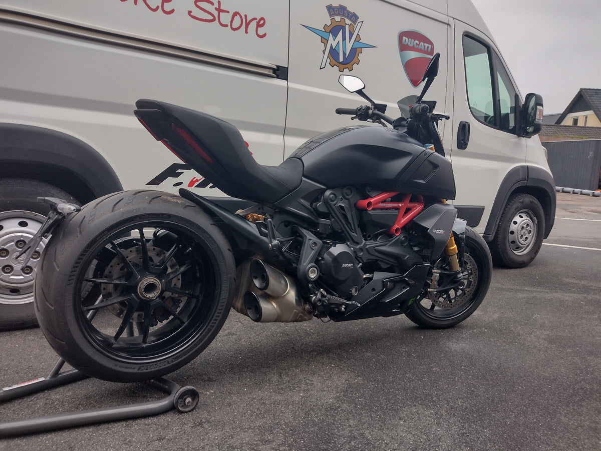 Ducati Diavel 1260s Dark Stealth