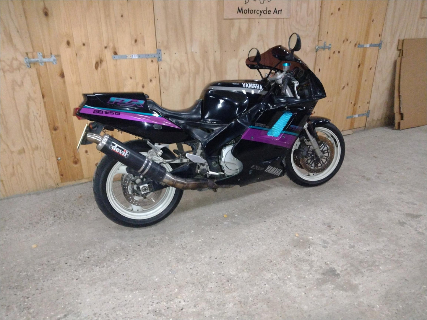 Yamaha FZR1000 JUBILÆUMSPRIS: 20.000,-
