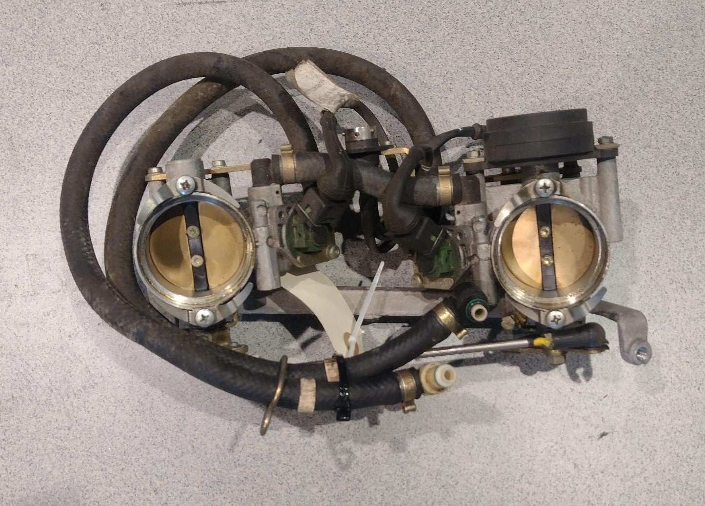 Throttle body - 748 og 916