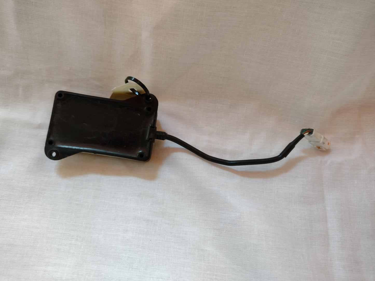 Antenna immobilizer 51840251A
