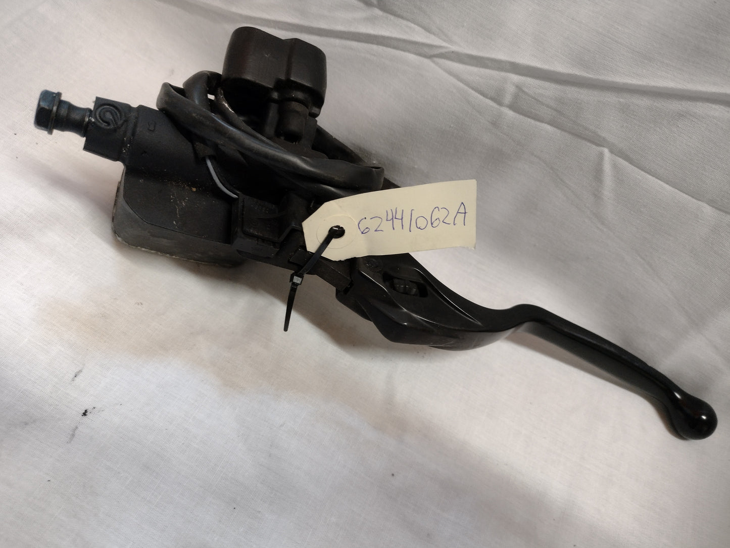 front brake pump 62441062A