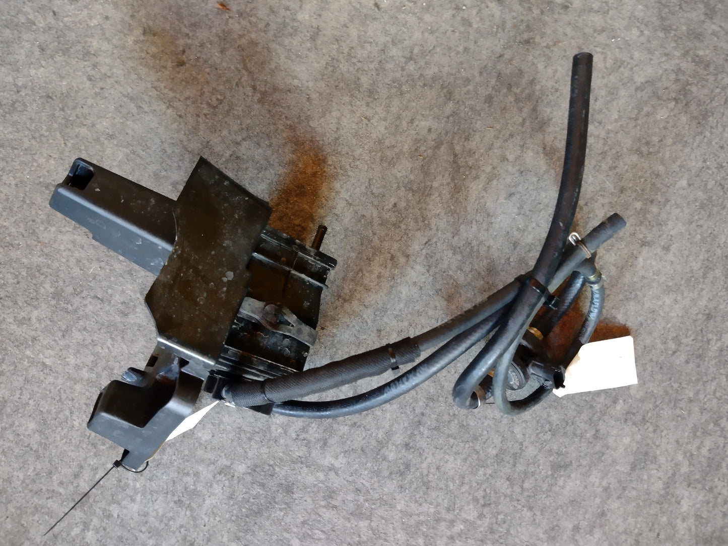 Bracket canister 8291N002A