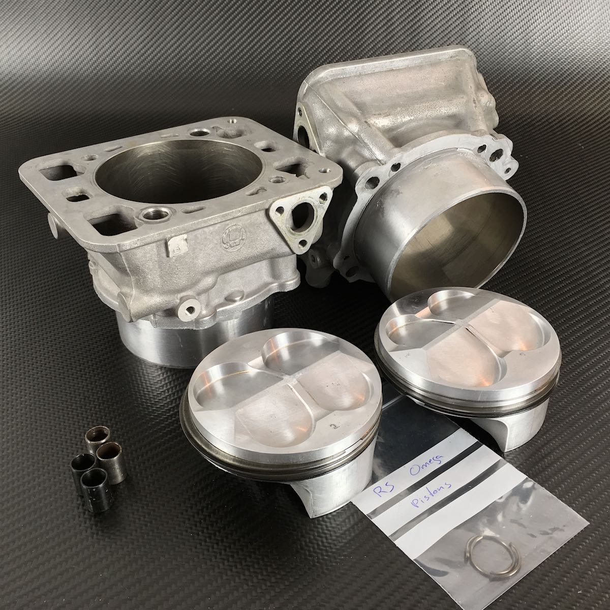 Cylinder + piston