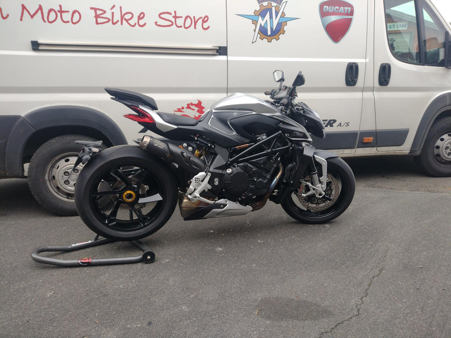 MV Agusta Brutale 1000 RS  JUBILÆUMSPRIS: 250.000,-
