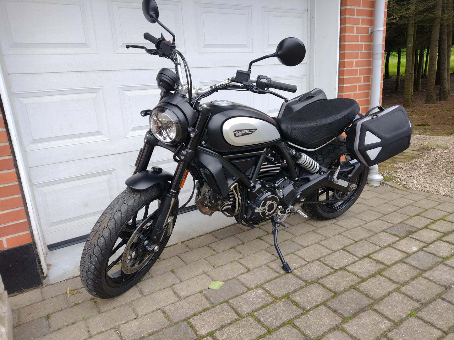 Ducati Scrambler Icon Dark
