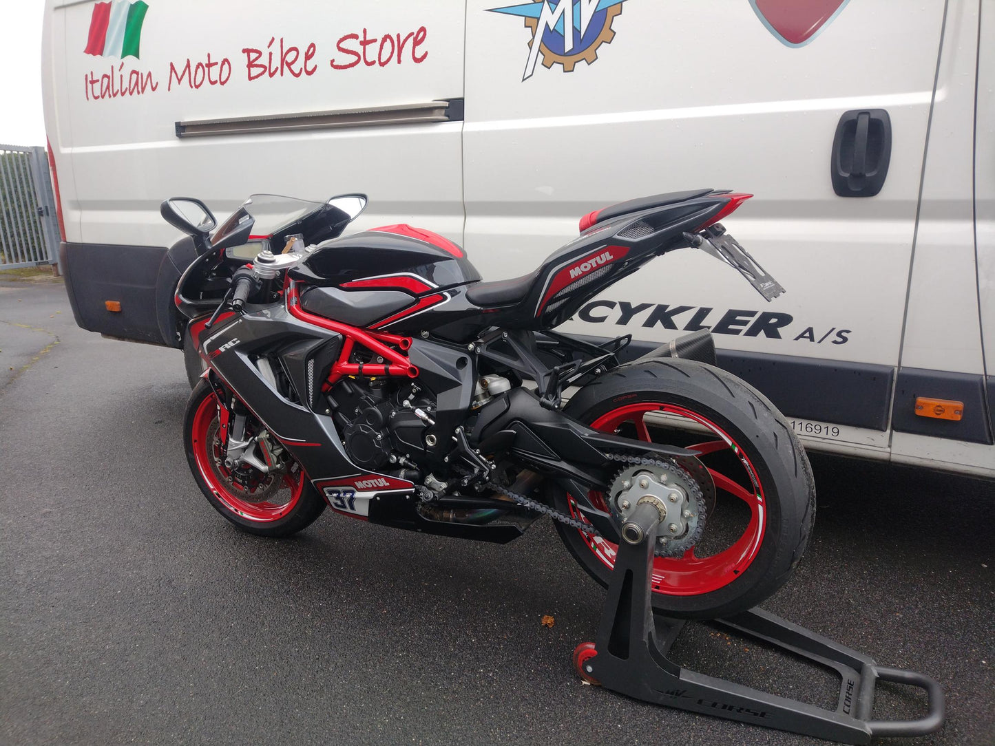 MV Agusta F3 800 RC