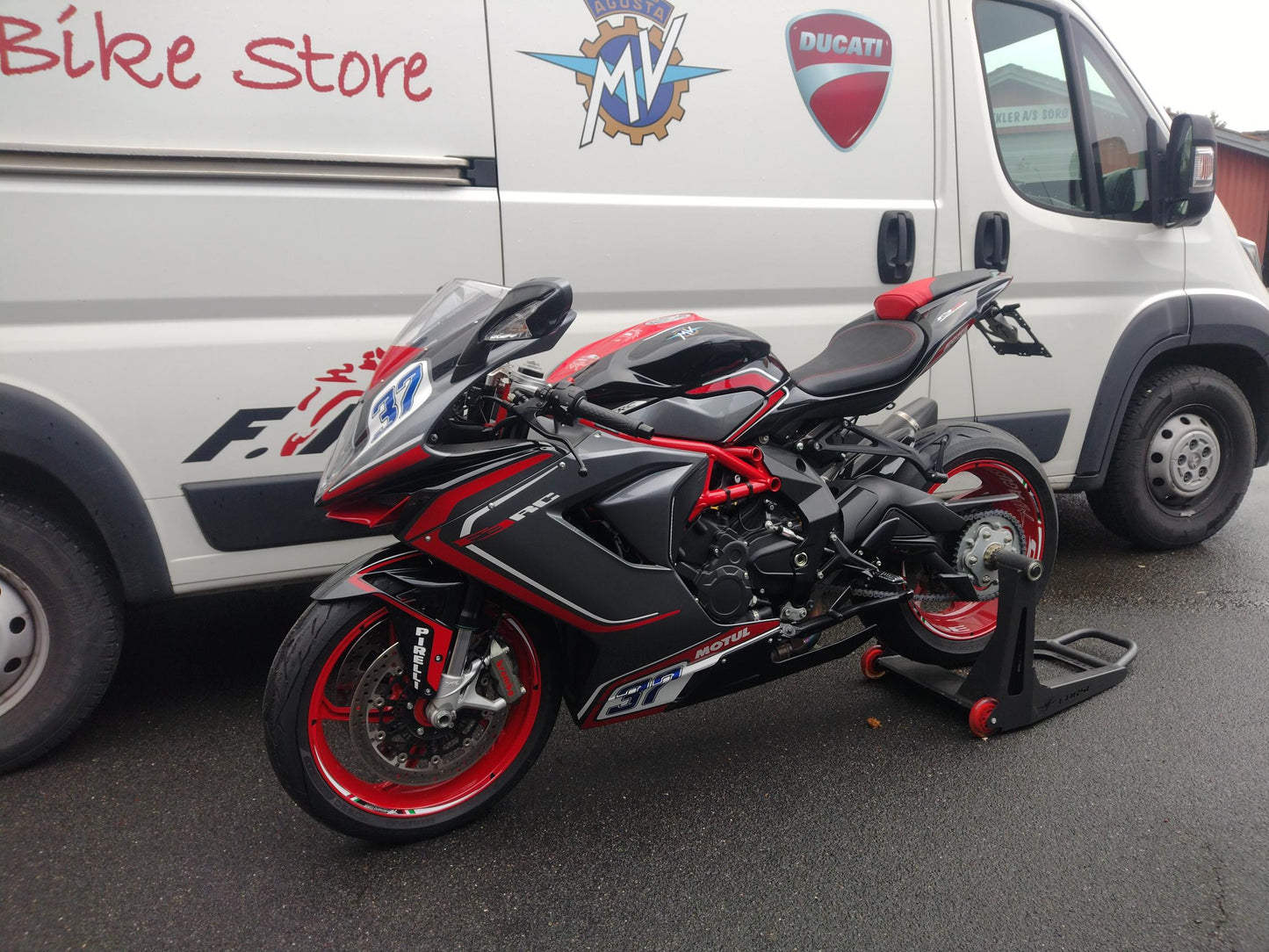 MV Agusta F3 800 RC